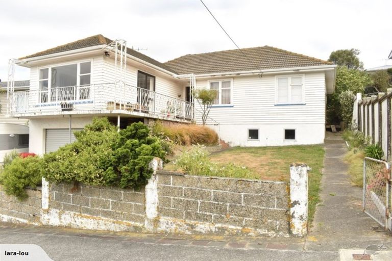 Photo of property in 84 Bell Street, Tawa, Wellington, 5028