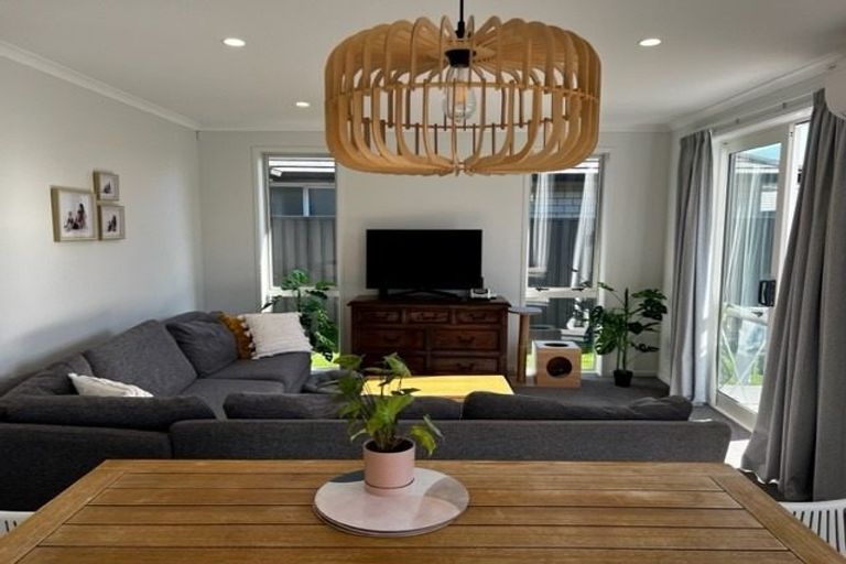 Photo of property in 96 Sentinel Avenue, Omokoroa, 3114