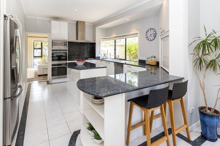 Photo of property in 1 St Elmo Rise, Shamrock Park, Auckland, 2016