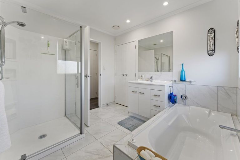 Photo of property in 53 Alberta Road, Glen Avon, New Plymouth, 4312