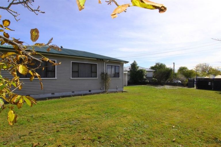 Photo of property in 35 Pannell Avenue, Wainoni, Christchurch, 8061