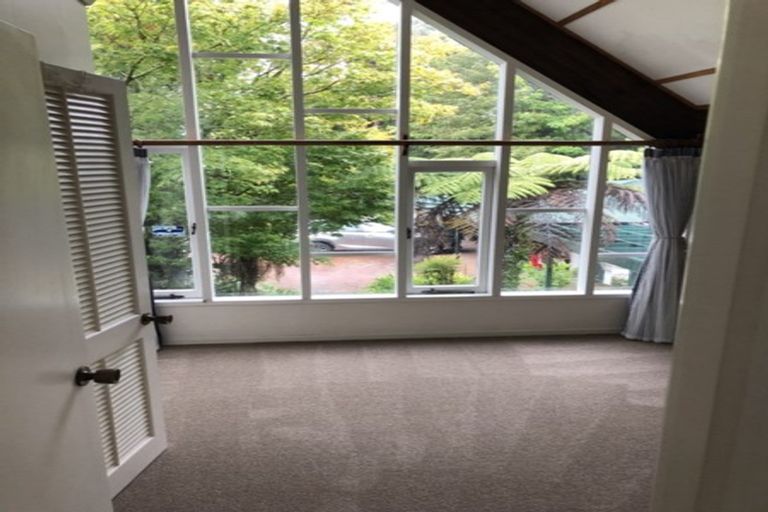 Photo of property in 34 Tawini Road, Titirangi, Auckland, 0604