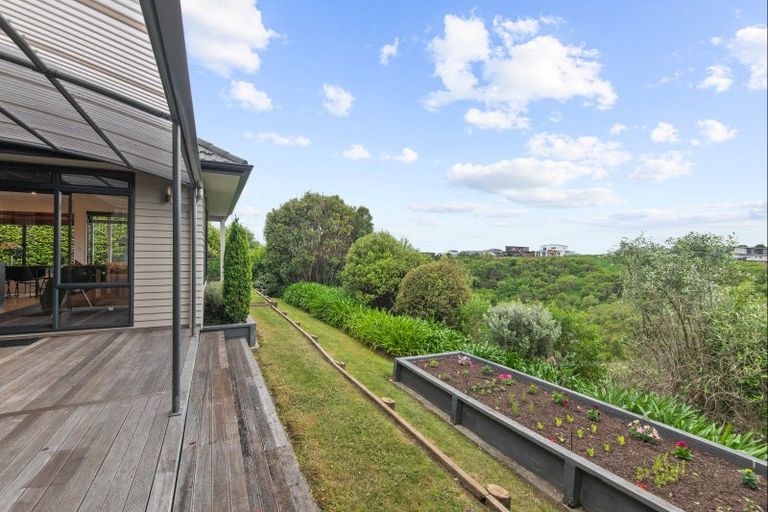 Photo of property in 63 Ruapehu Drive, Fitzherbert, Palmerston North, 4410