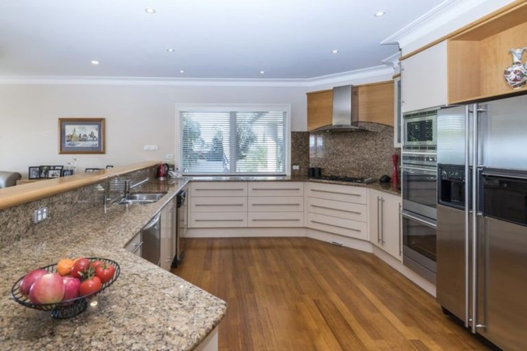 Photo of property in 15 Island View Terrace, Cockle Bay, Auckland, 2014