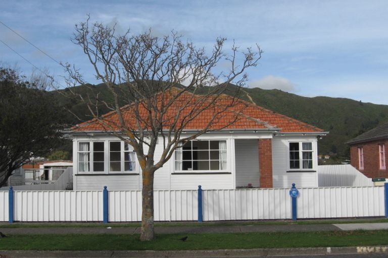 Photo of property in 35 Gibson Crescent, Naenae, Lower Hutt, 5011