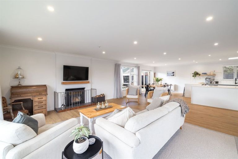 Photo of property in 6 Burrows Place, Ilam, Christchurch, 8041