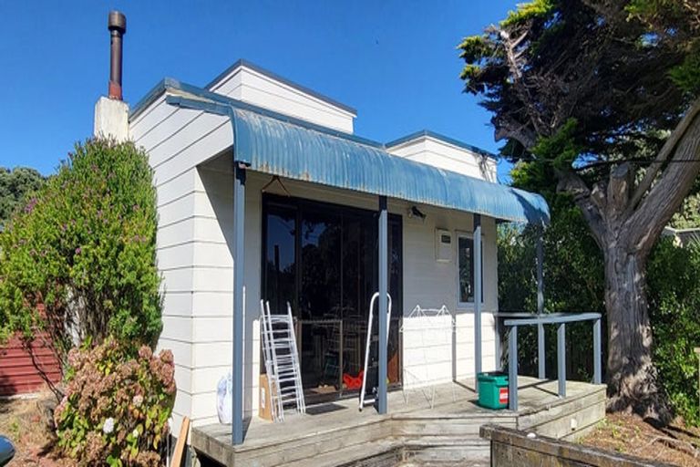 Photo of property in 5 Atkinson Avenue, Otaki Beach, Otaki, 5512