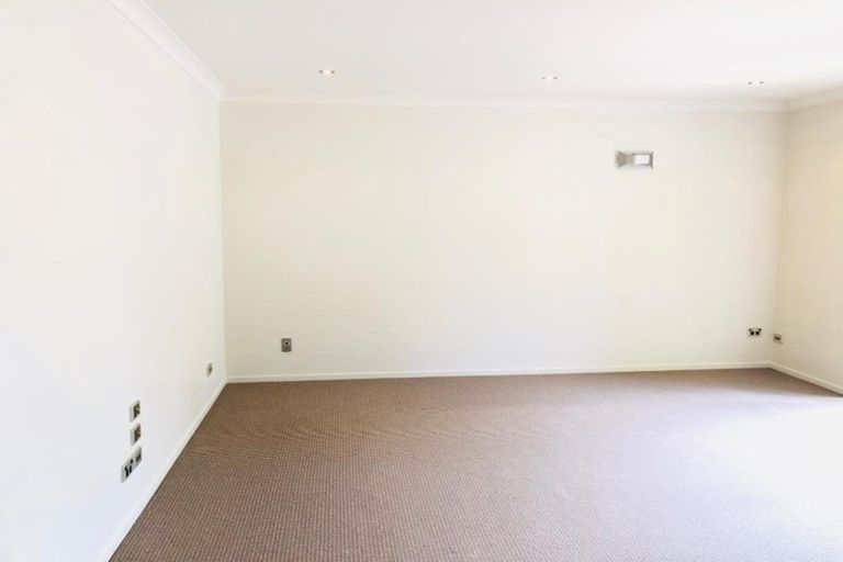 Photo of property in 219 Hill Road, The Gardens, Auckland, 2105