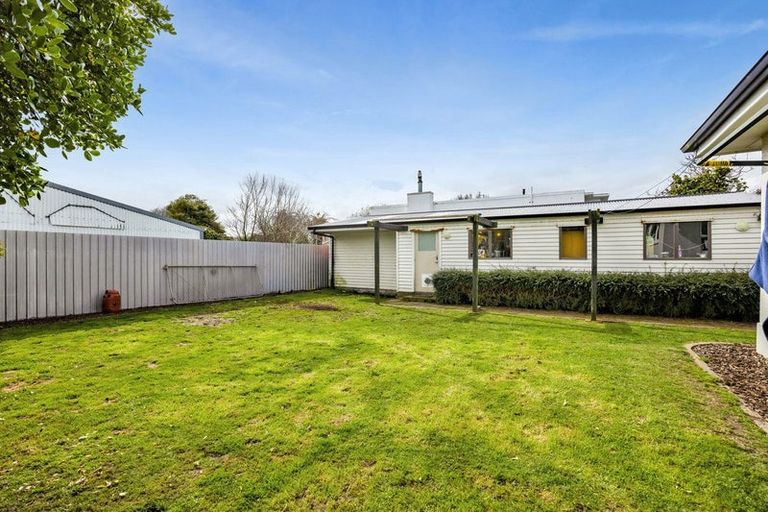 Photo of property in 16 Dives Avenue, Hawera, 4610