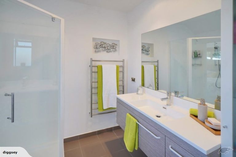 Photo of property in 10 Tawa Place, Parklands, Christchurch, 8083