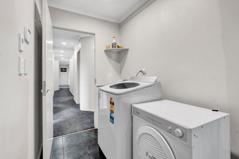 Photo of property in 5d James Drive, Bell Block, New Plymouth, 4312