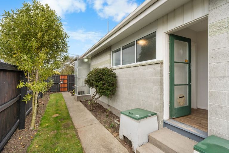 Photo of property in 1/33 Prestons Road, Redwood, Christchurch, 8051