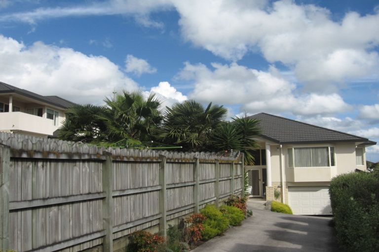 Photo of property in 9 Anure Place, Highland Park, Auckland, 2010