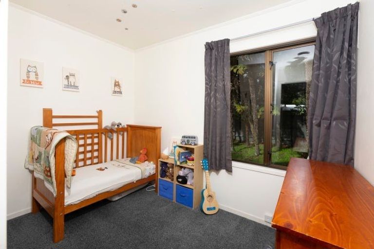 Photo of property in 2 Abbeygate Street, Birkdale, Auckland, 0626