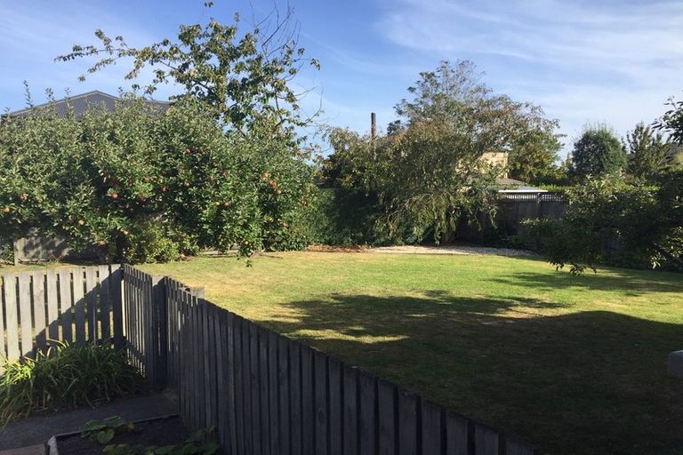 Photo of property in 6 Otara Street, Ilam, Christchurch, 8053