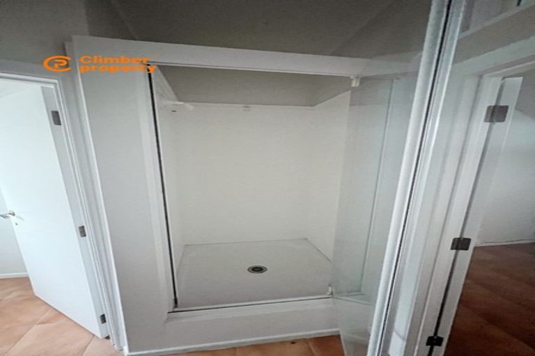 Photo of property in 15 Clearview Heights, Ranui, Auckland, 0612