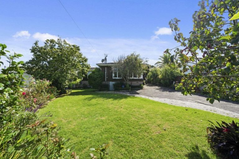 Photo of property in 9 Titoki Avenue, Mangere Bridge, Auckland, 2022