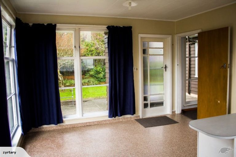 Photo of property in 9 Coates Street, Tawa, Wellington, 5028