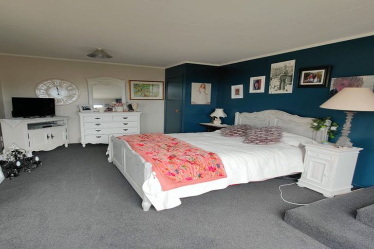 Photo of property in 15 Puriri Place, Tuateawa, Coromandel, 3583