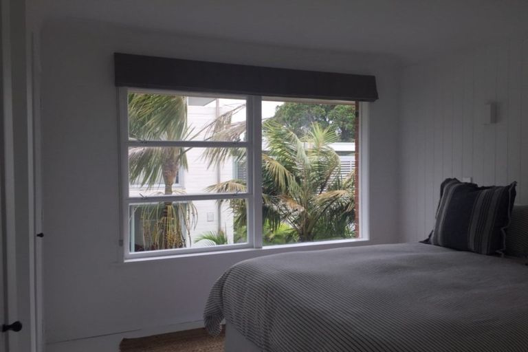 Photo of property in 4/64 Seacliffe Avenue, Belmont, Auckland, 0622