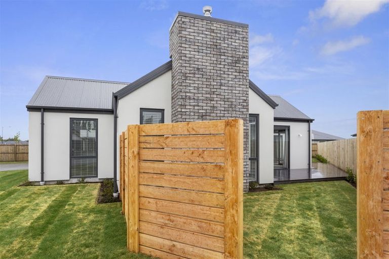 Photo of property in 22 Mcquillan Avenue, Woodend, 7610