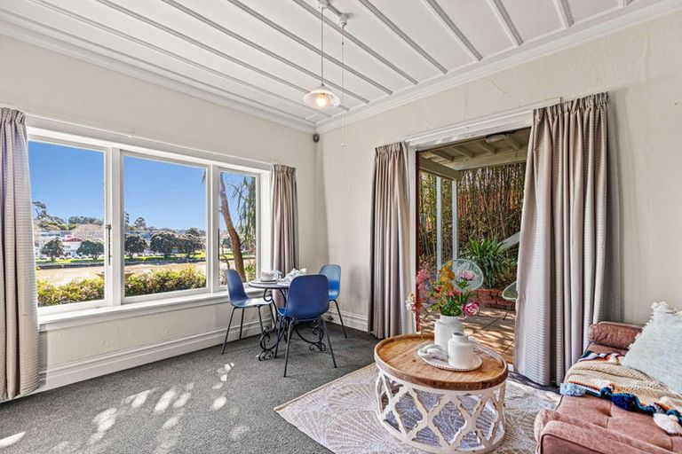 Photo of property in 53 Anzac Parade, Durie Hill, Whanganui, 4500