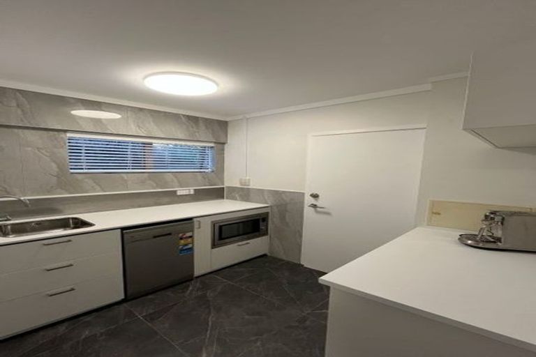 Photo of property in 1/3 Nickleby Place, Mellons Bay, Auckland, 2014