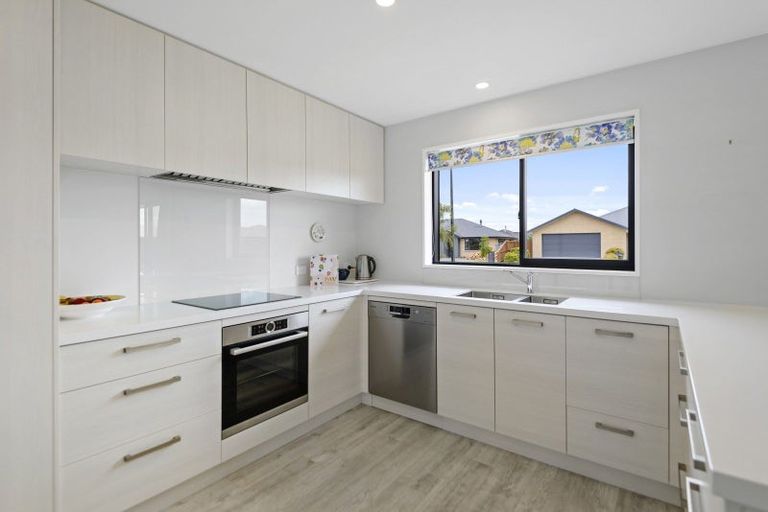 Photo of property in 16 Cressy Place, Darfield, 7510