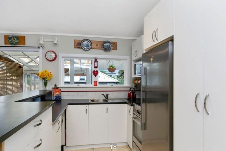 Photo of property in 18 Somerset Avenue, Newtown, Wellington, 6021