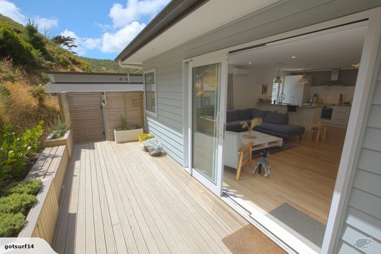 Photo of property in 26 Rarangi Way, Owhiro Bay, Wellington, 6023