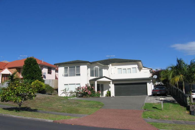 Photo of property in 3 Mandeville Place, Unsworth Heights, Auckland, 0632