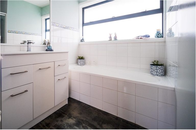 Photo of property in 103 Effingham Street, North New Brighton, Christchurch, 8083