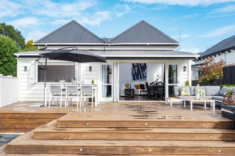 Photo of property in 12 Cross Street, Regent, Whangarei, 0112