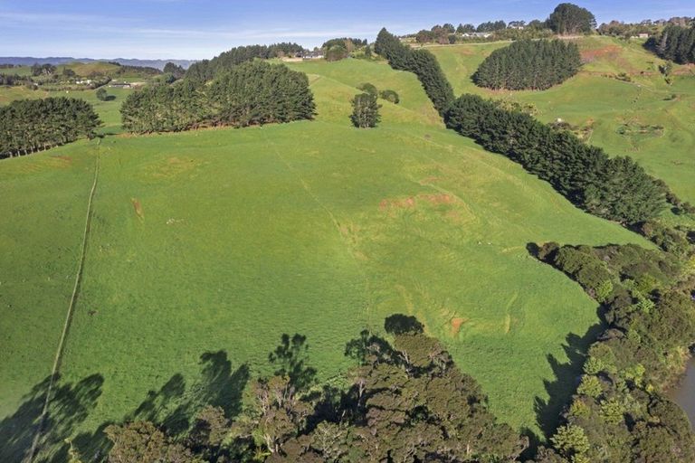 Photo of property in 82 Maungatawhiri Road, Raglan, 3295