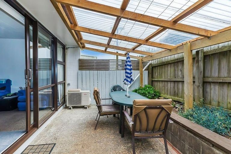 Photo of property in 3/22 Park Avenue, Titahi Bay, Porirua, 5022