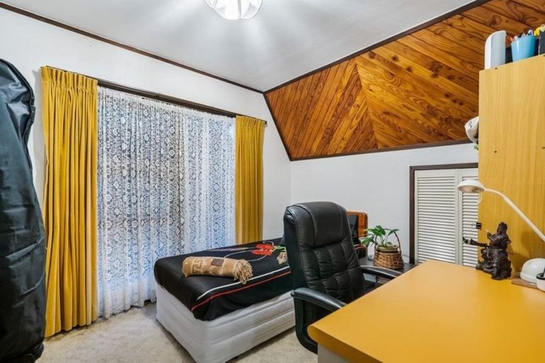 Photo of property in 4 Puketaha Road, Swanson, Auckland, 0816