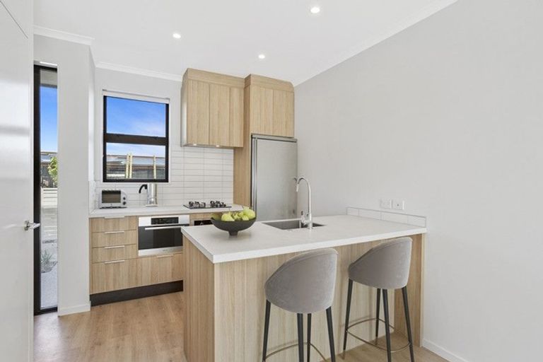 Photo of property in 41 Periko Way, Takanini, 2112