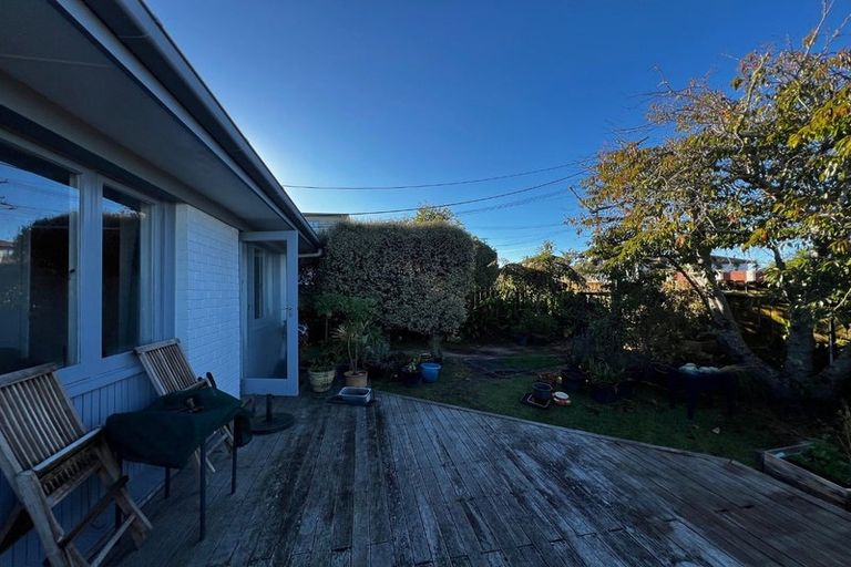 Photo of property in 1/7 Richards Avenue, Forrest Hill, Auckland, 0620