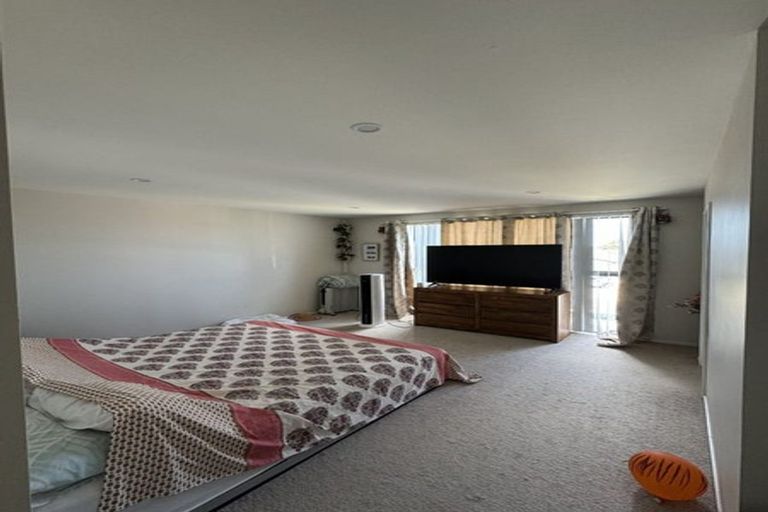 Photo of property in 16b Hollowout Street, Takanini, 2112