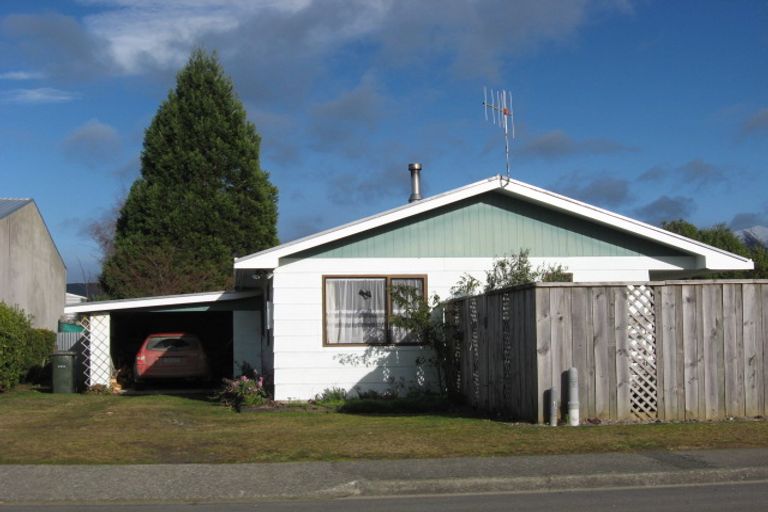 Photo of property in 5 Pompolona Street, Te Anau, 9600