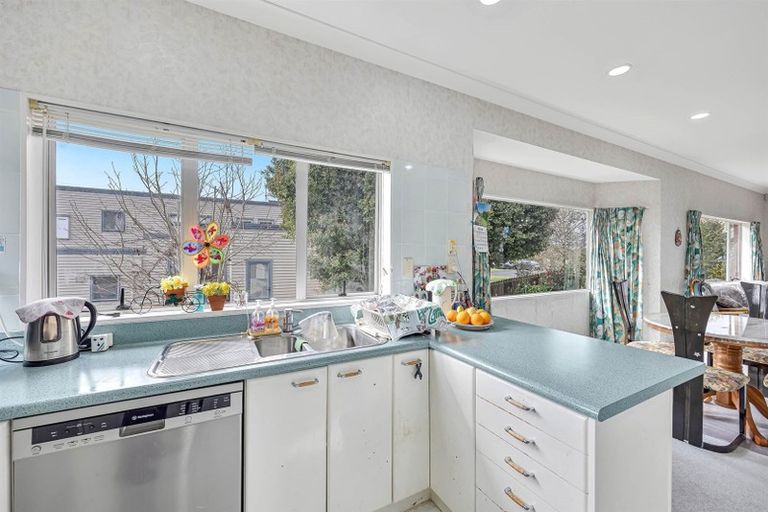 Photo of property in 10 Belvedere Court, West Harbour, Auckland, 0618