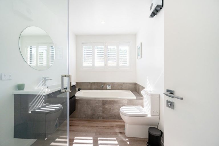 Photo of property in 6 Platinum Ridge, Wanaka, 9305