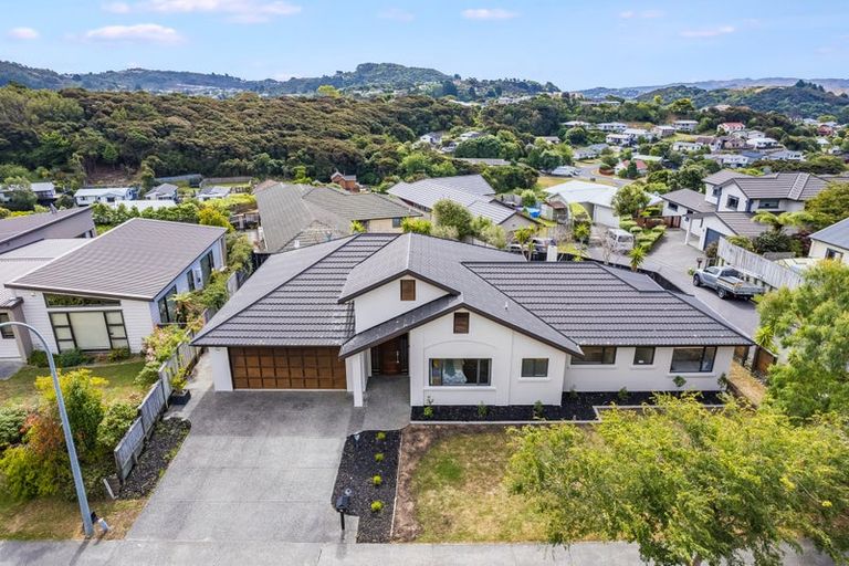 Photo of property in 96 Navigation Drive, Whitby, Porirua, 5024