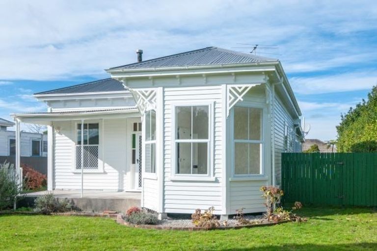 Photo of property in 12 Waverley Street, Elgin, Gisborne, 4010