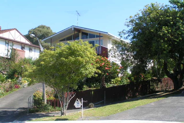 Photo of property in 14 Regal Place, Forrest Hill, Auckland, 0620
