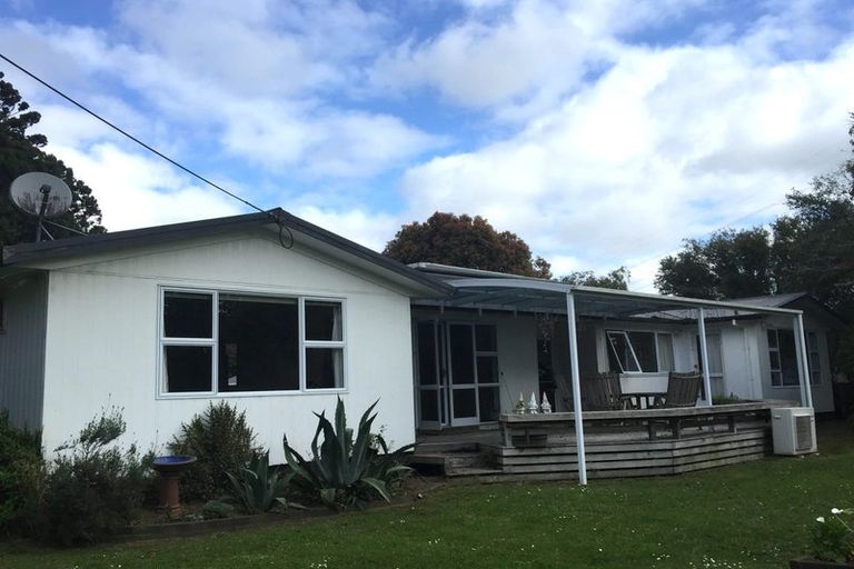 Photo of property in 293 Boord Crescent, Kumeu, 0891