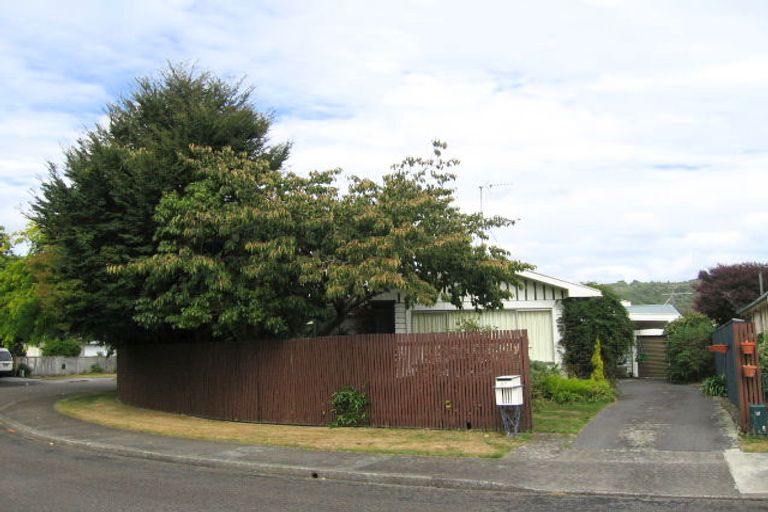 Photo of property in 29 Whirinaki Crescent, Heretaunga, Upper Hutt, 5018