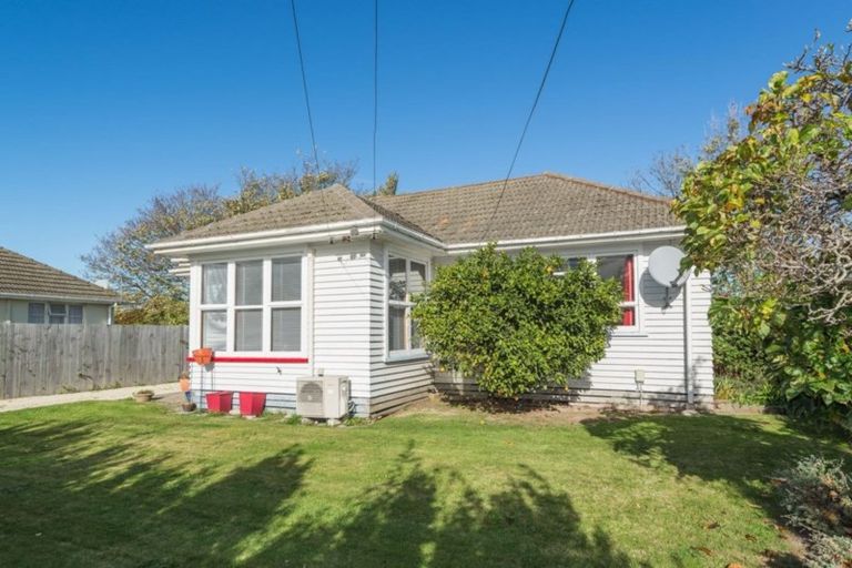 Photo of property in 10 Paddington Street, Northcote, Christchurch, 8052