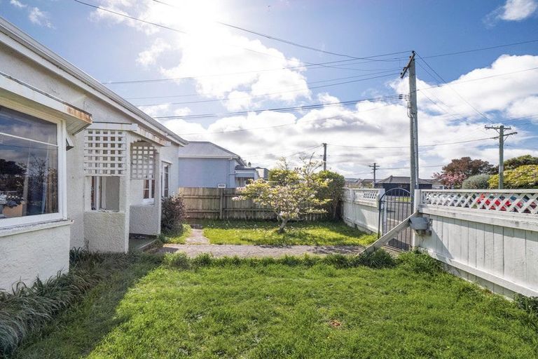 Photo of property in 42 Hargest Crescent, Saint Kilda, Dunedin, 9012