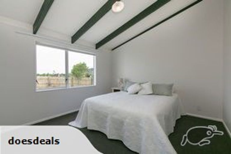 Photo of property in 284 Corbett Road, Paraite, New Plymouth, 4373